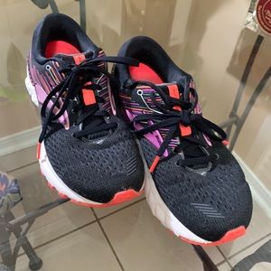 Brooks Adrenaline 19 running shoes